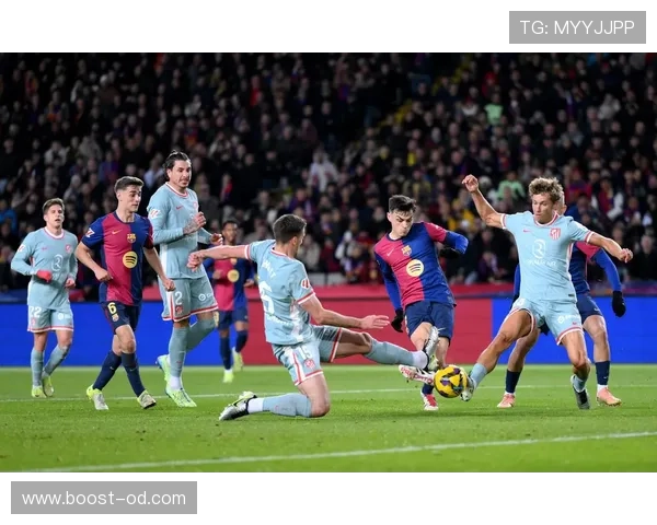 巴萨内部矛盾激化：战术溃败暴露体系深层危机，豪门为何难回巅峰？