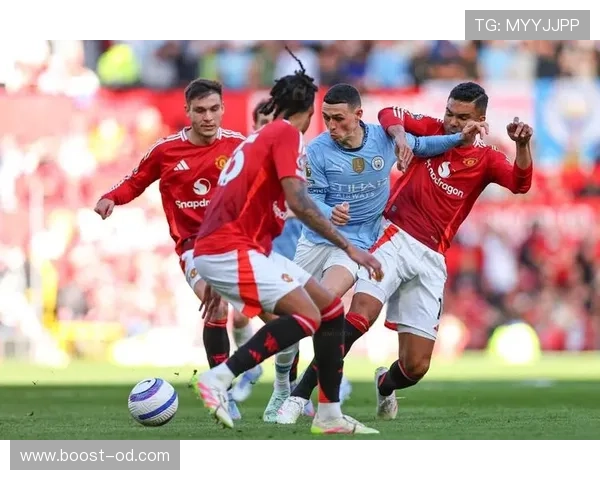 曼联成绩回暖，但问题持续积累，稳定性是否面临考验？